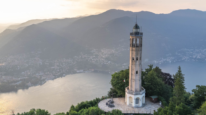 A shot of Faro Voltiano lighthouse, overlooking Lake Como