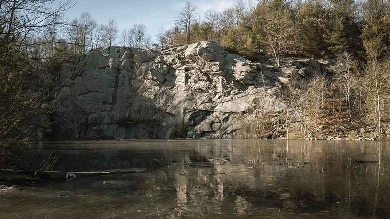 Assonet Ledge