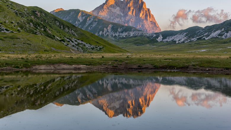 Mountains near a river in a park