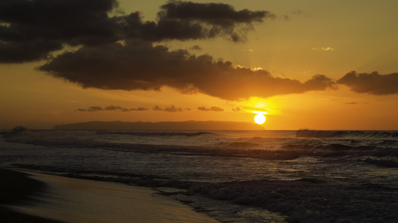 Sunset at polihale beach in Kauai