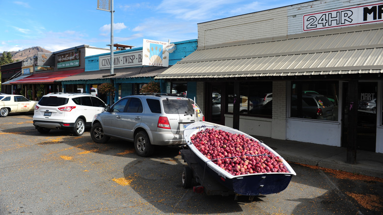 A trailer full of apples in downtown Twisp