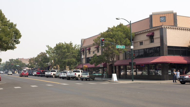 Cars parked in front of a building in Walla Walla, Washington