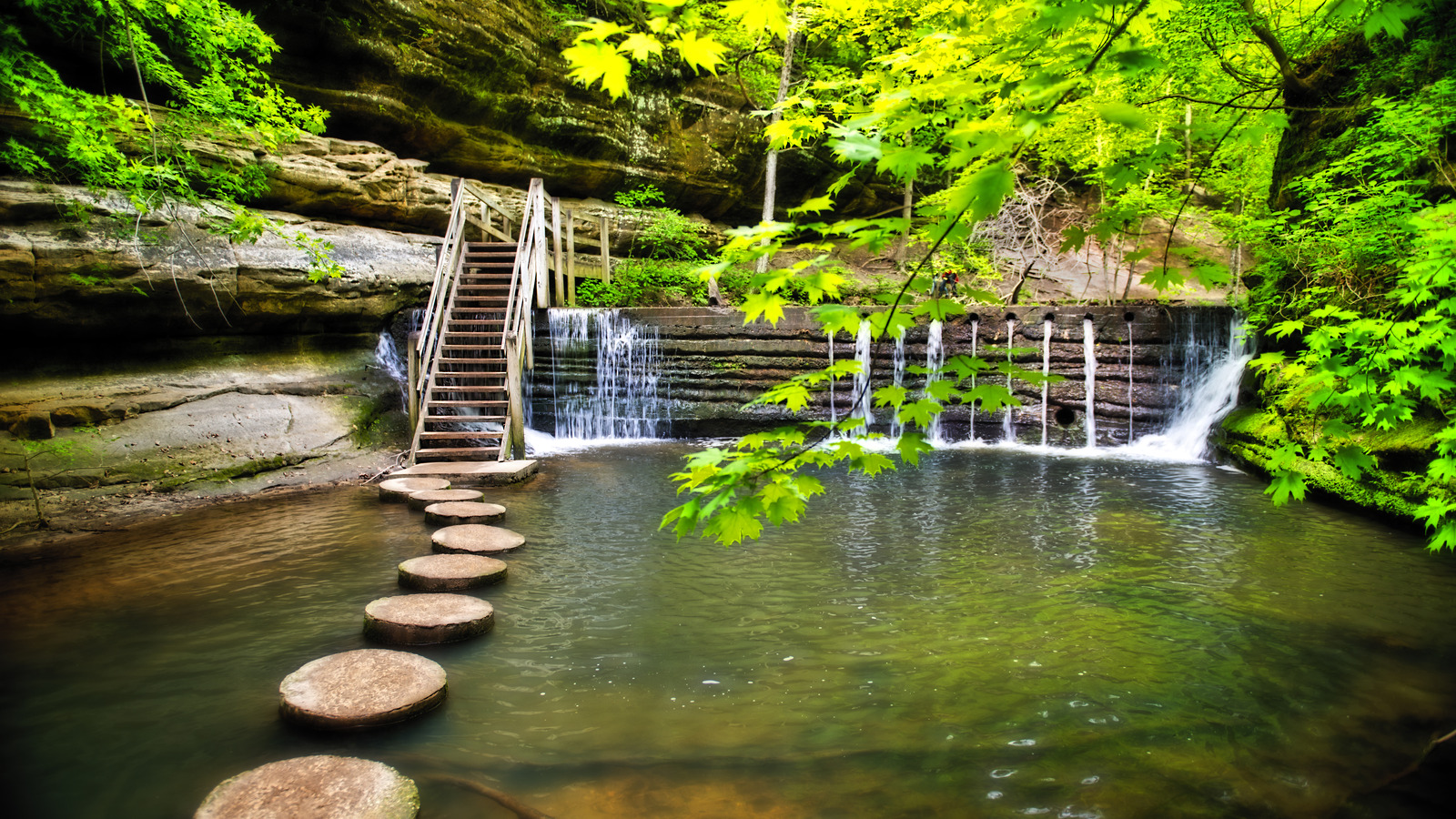 This Unsung Illinois State Park Is Arguably Prettier Than Starved Rock Without The Crowds
