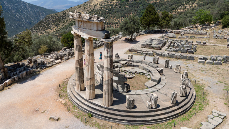 Ariel view of the Oracle