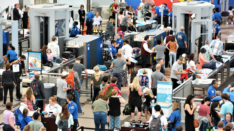 TSA security line