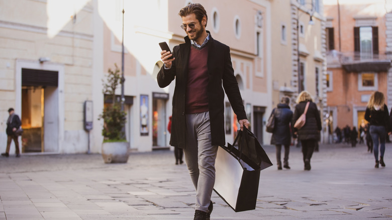 Tourists Look 'Silly' Wearing This Article Of Clothing In Italy, Per ...