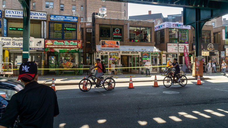Busy street in Jackson Heights