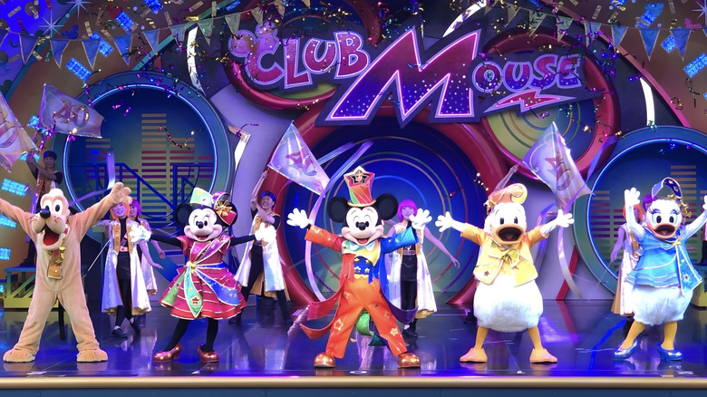Club Mouse Beat characters on stage