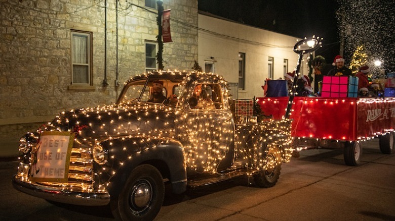 Winterset Festival of Lights float
