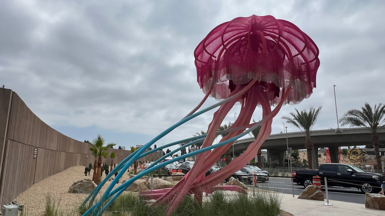 jelly fish at San Diego Airport Terminal 1