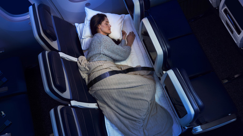 Woman sleeping on a Relax Row