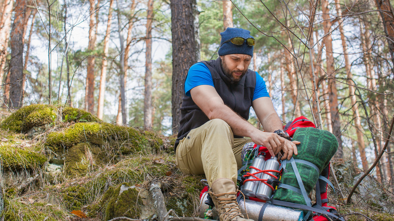 Using a hiking bag