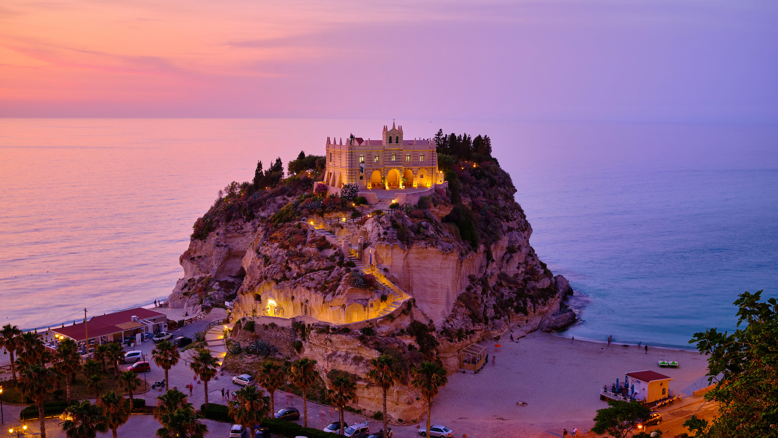 Visit This Historic Town In Southern Italy For A Beautiful Beach Vacation