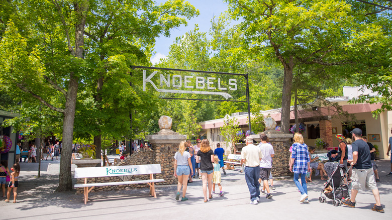 Knoebels entrance