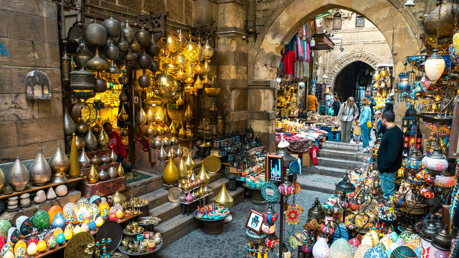 Egypt and Petra Adventures: Essential Tips for Canadian Travellers - Souvenir Shopping and Bargaining Tips