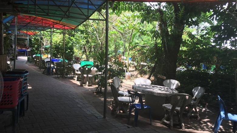 seats at Mor Mu Dong Restaurant in Phuket