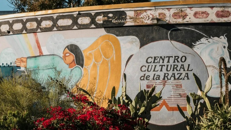 Centro Cultural de la Raza mural