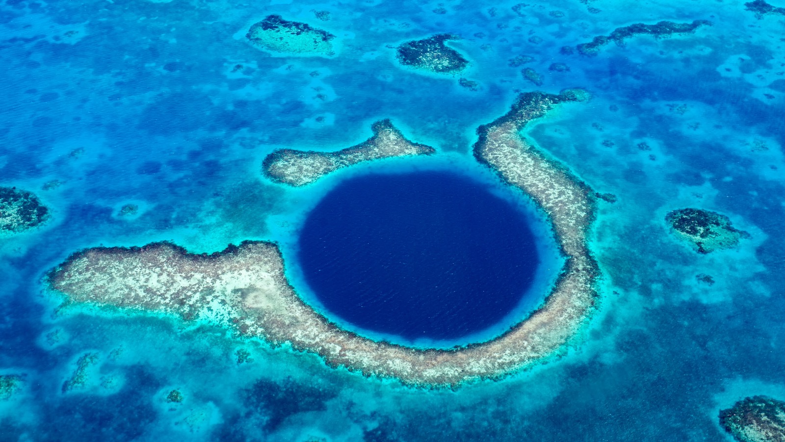 Why Belize's WorldFamous Great Blue Hole Dive Site Can Be So Dangerous