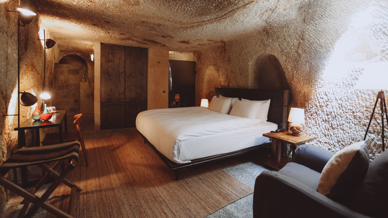 Underground cave suite