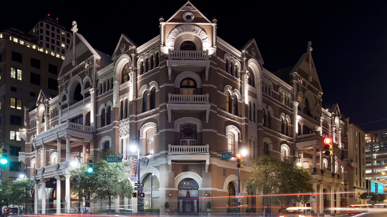 Driskill Hotel in Austin at night